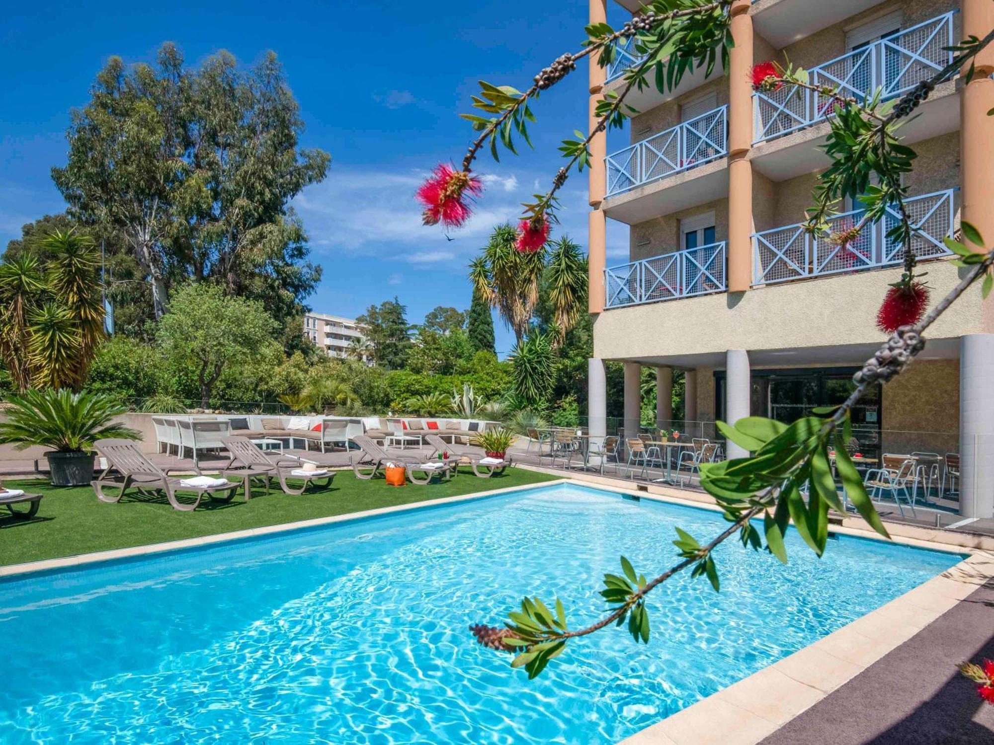 Ibis Hyeres Centre Hotel Exterior photo