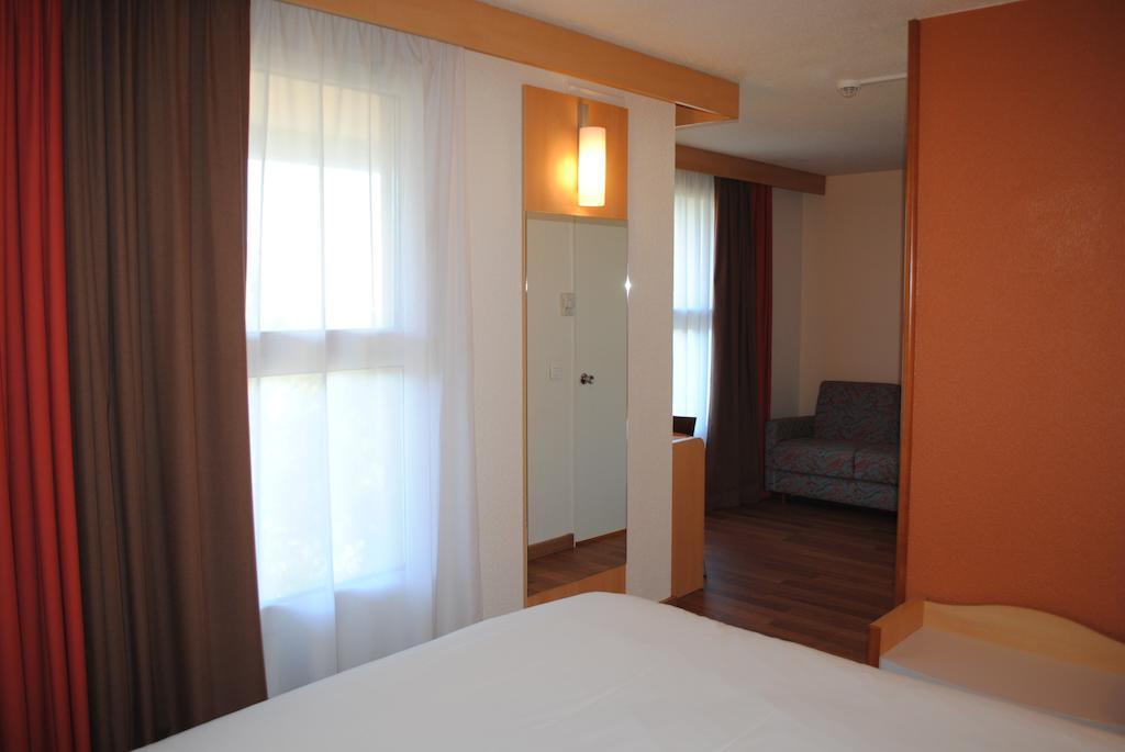 Ibis Hyeres Centre Hotel Exterior photo